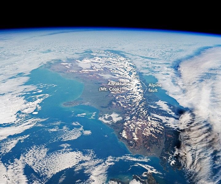 View of New Zealand's South Island from the International Space Station, with the Alpine Fault and Aoraki / Mt Cook labelled.